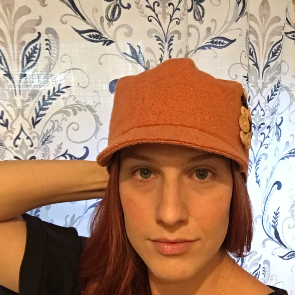 Button Hat - Picture 4 of 8